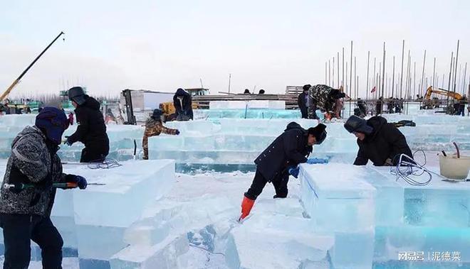 冰雪运动魅力揭秘，上头原因与冰雪经济未来展望