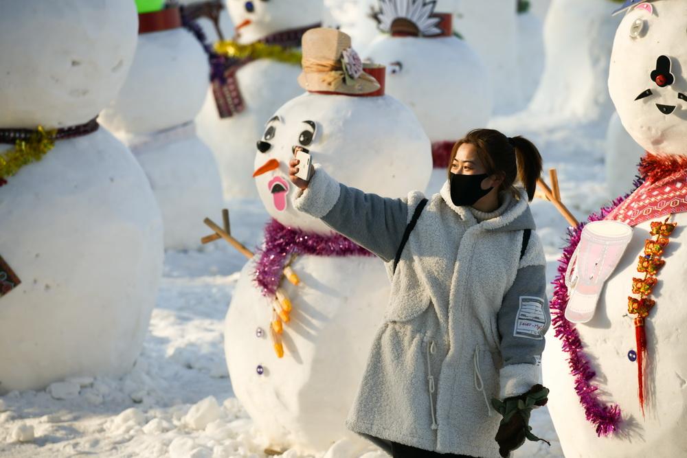 哈尔滨园区推出创意雪人认领活动，冬日互动体验，仅需198元即可参与！