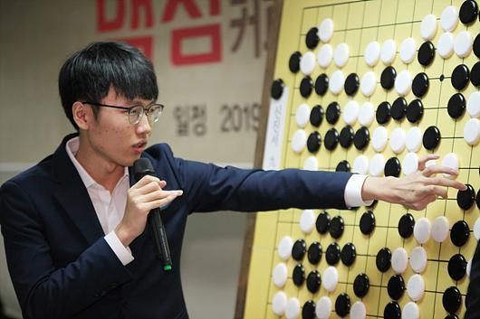 韩国围棋队主教练谈卞相壹，挑战与应对的压力，心情沉重之路