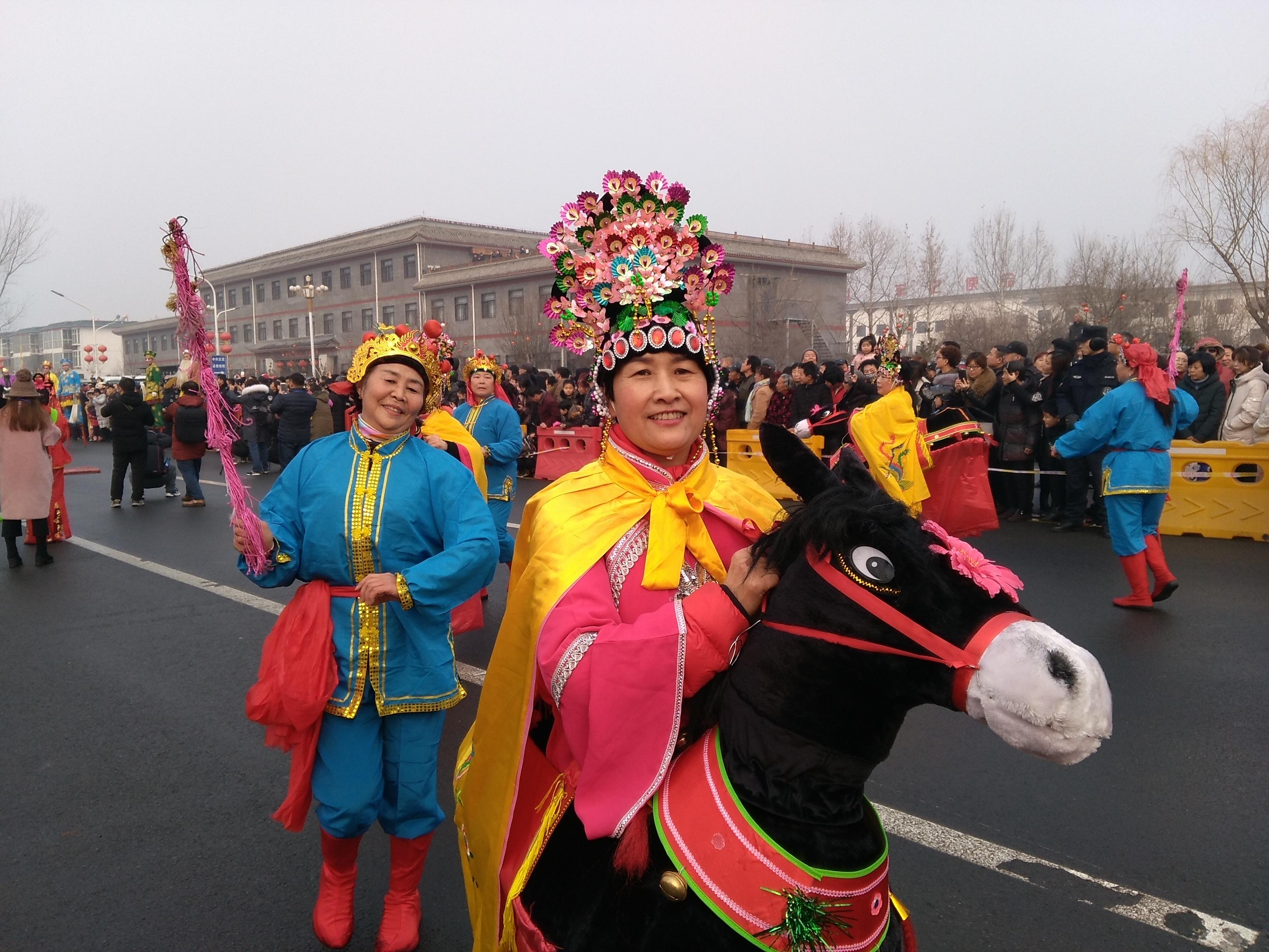 中美机械狗与机器人舞蹈对决，技术性战斗性与艺术性比较