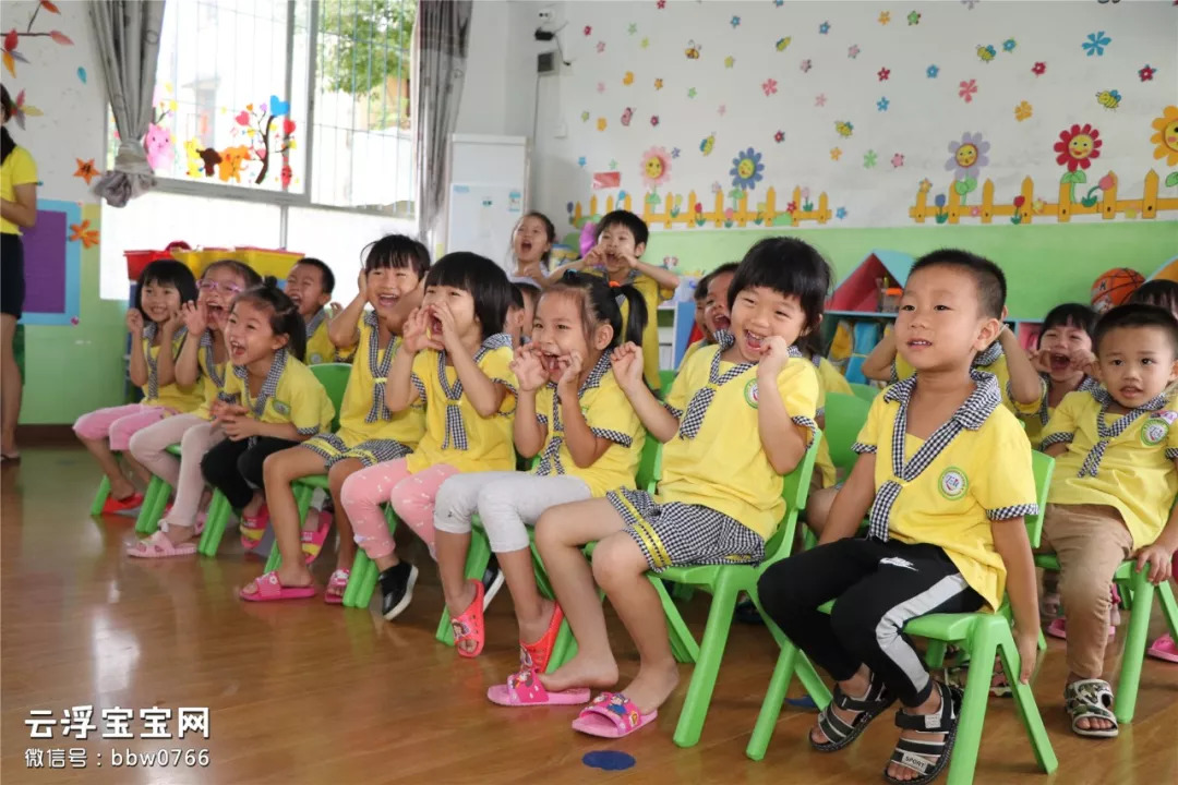 幼儿园开学第一天，场面失控与期待中的成长之路