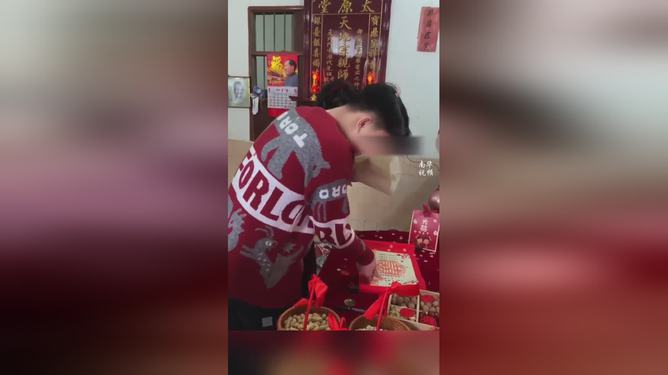 缘分天定，大学班主任成为00后小伙的妻子