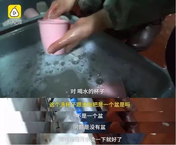 小龙坎火锅二次销售问题敲响食品安全警钟，剩菜回收包括鸭血等引发关注